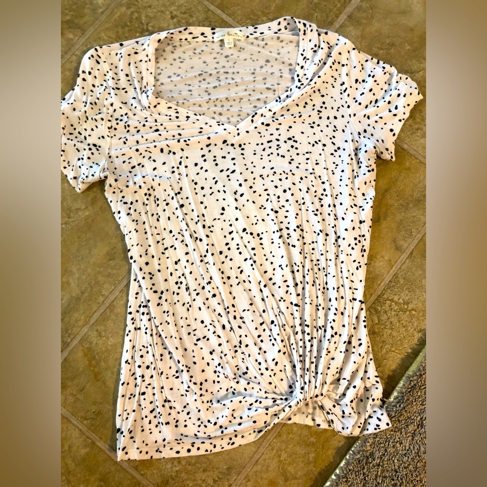 Shirt sleeve top, size S, white with black dots